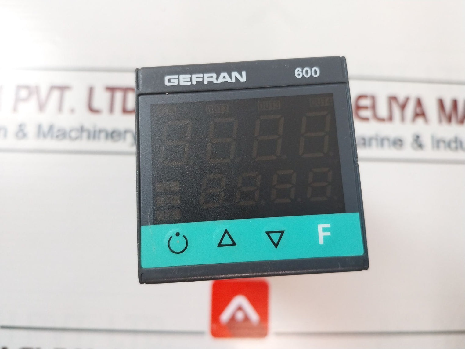 Gefran 600-r-d-0-0-0 Temperature Controller