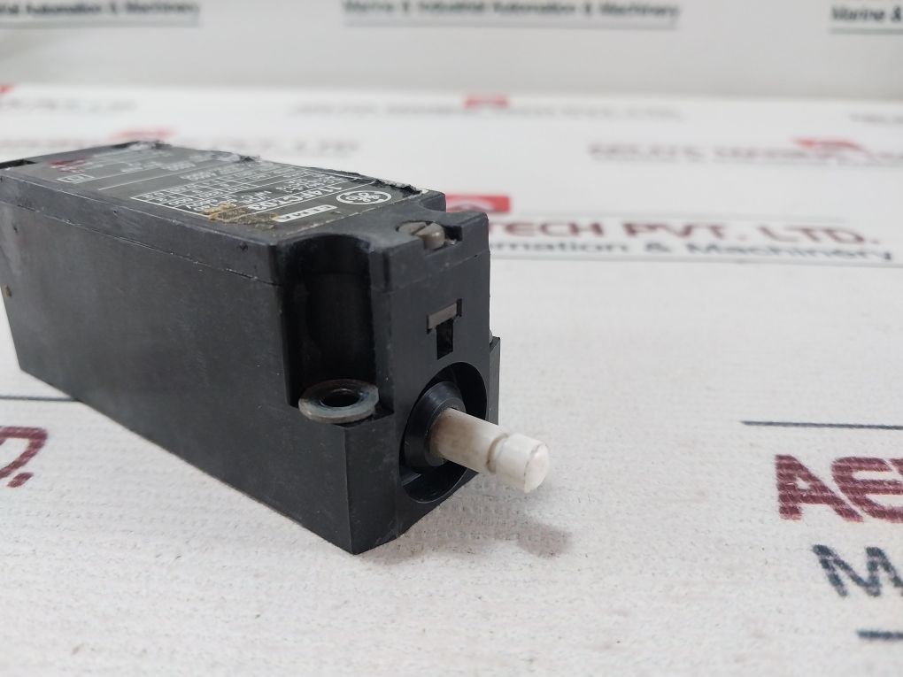 General Electric 114Fct03 Safety Limit Switch