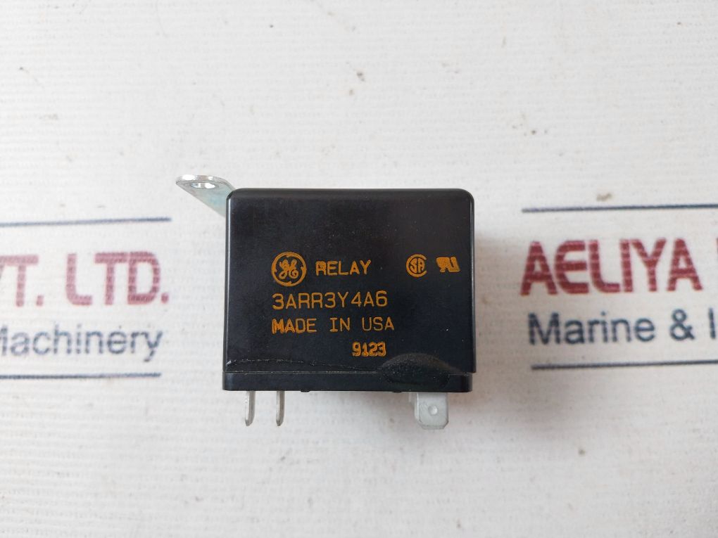 General Electric 3Arr3Y4A6 Universal Potential Motor Starting Relay