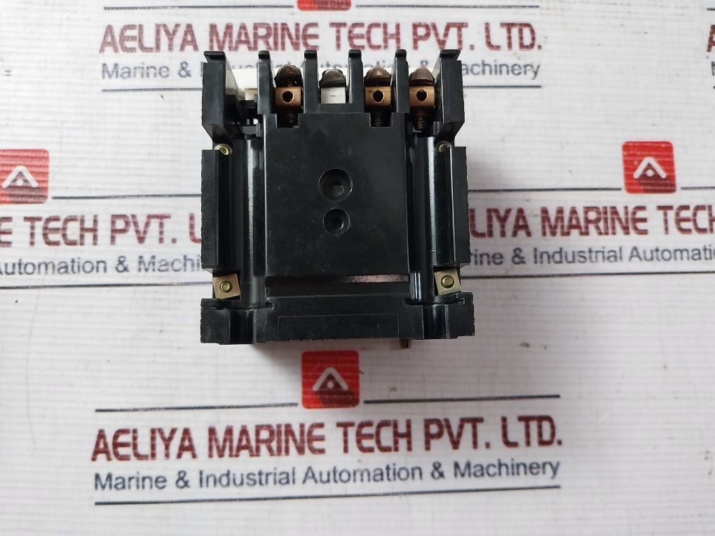 General Electric Cr120A03002Aa Industrial Relay 300V Ac 10A
