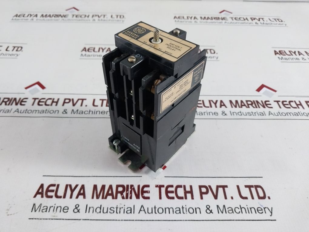 General Electric Cr120B006** Industrial Relay 600 Volt Series A