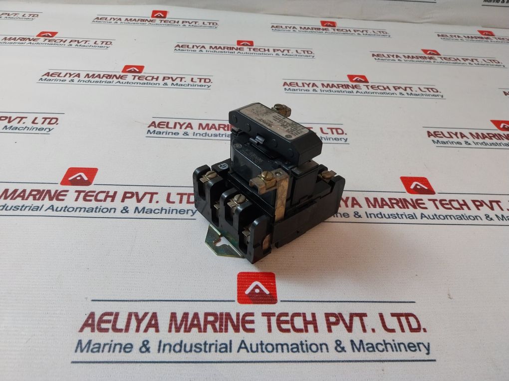 General Electric Cr305C0 Nema 1 Contactor Starter 600V Ac 30A