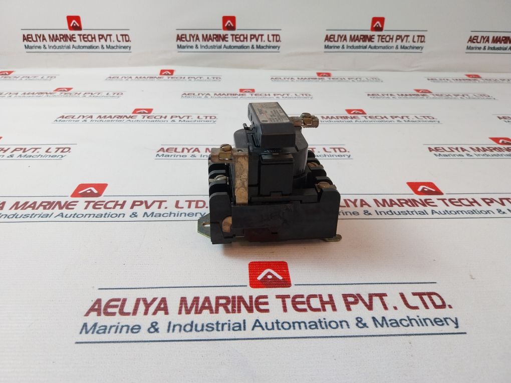 General Electric Cr305C0 Nema 1 Contactor Starter 600V Ac 30A