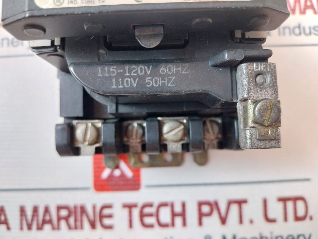 General Electric Cr305C0 Nema 1 Contactor Starter 600V Ac 30A