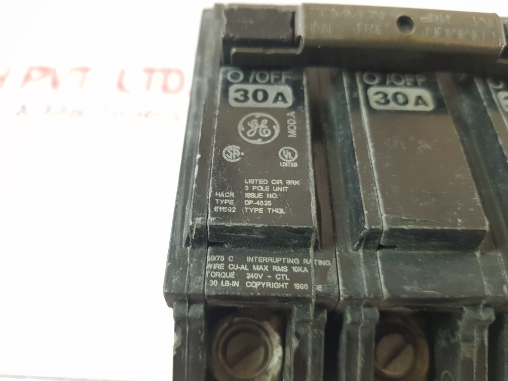 General Electric Dp-4525 Circuit Breakers