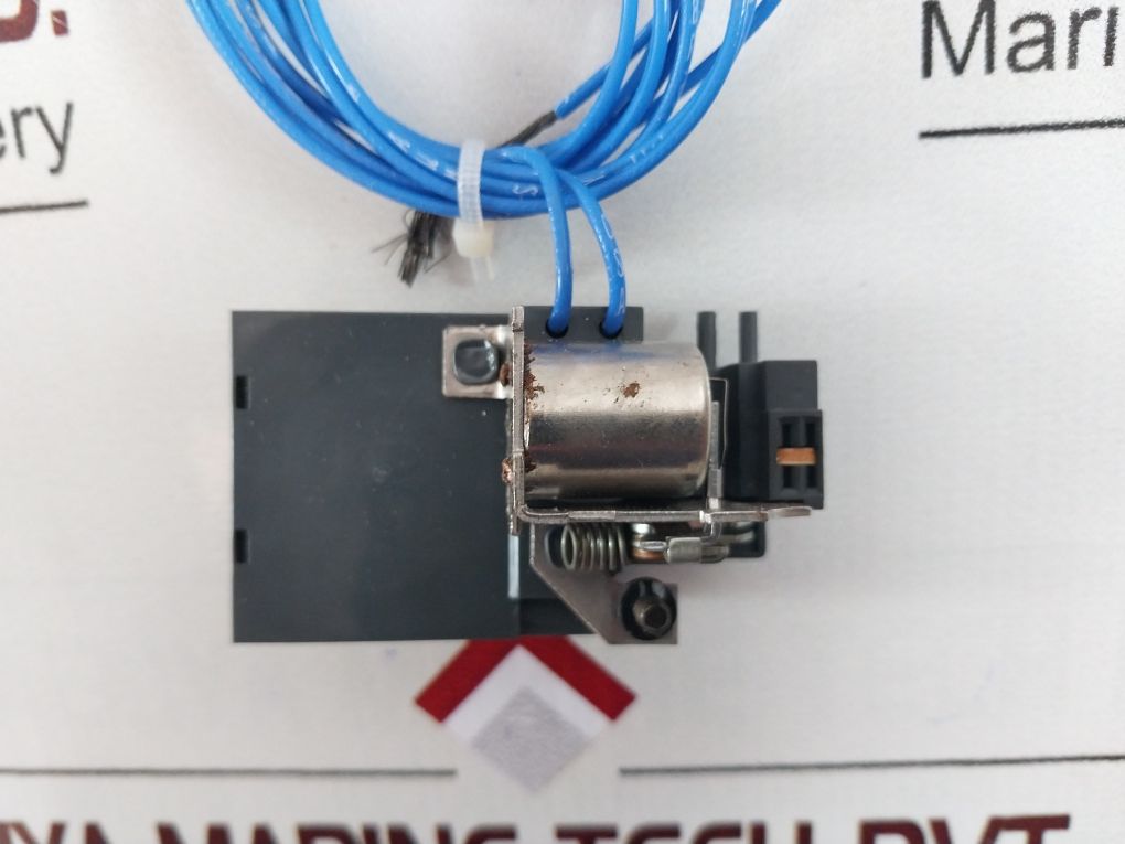 General Electric Sauv1 Circuit Breaker Undervoltage Release