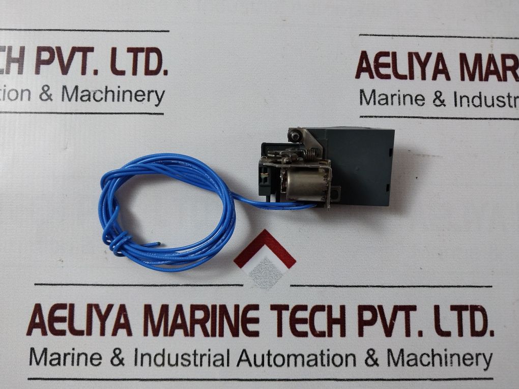 General Electric Sauv1 Undervoltage Release Circuit Breaker