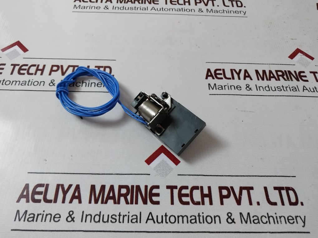 General Electric Sauv1 Undervoltage Release Circuit Breaker