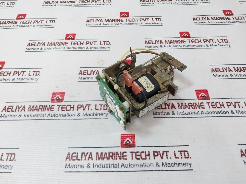 General Electric Sprcs120 Remote Close Circuit Breaker 120Vac