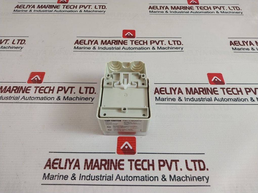 Gic Fm/1 Quartz Analog Time Switch 240 Vac, 50/60 Hz
