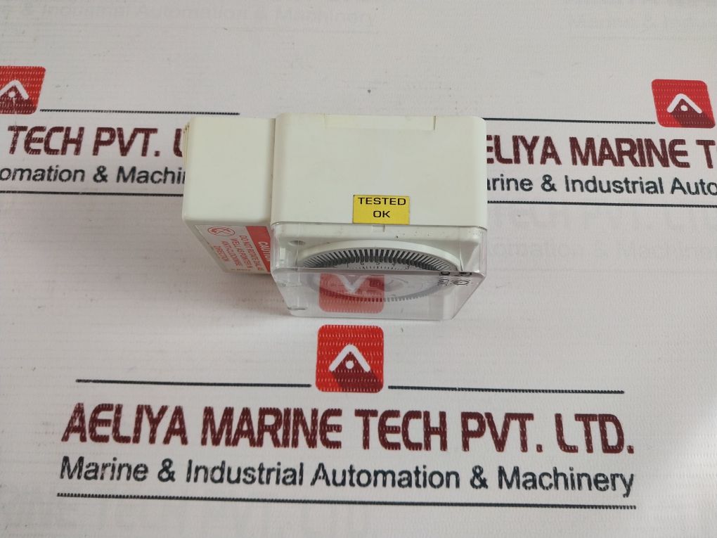 Gic Fm/1 Quartz Analog Time Switch 240 Vac, 50/60 Hz