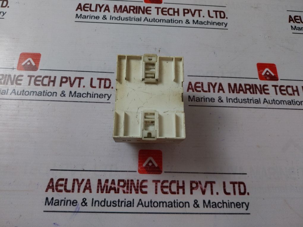 Gic T2Ddt0 Programmable Digital Timer Switch 110-240V Ac 50/60Hz