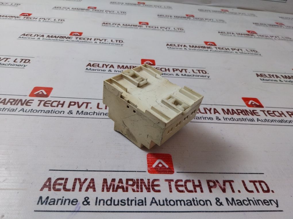 Gic T2Ddt0 Programmable Digital Timer Switch 110-240V Ac 50/60Hz