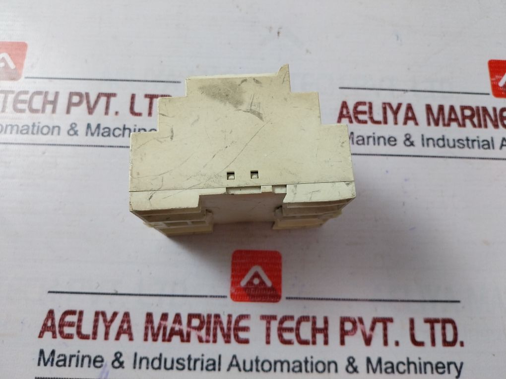 Gic T2Ddt0 Programmable Digital Timer Switch 110-240V Ac 50/60Hz