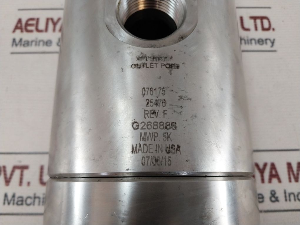 Gilmore 1”Nptf-2 Shuttle Valve