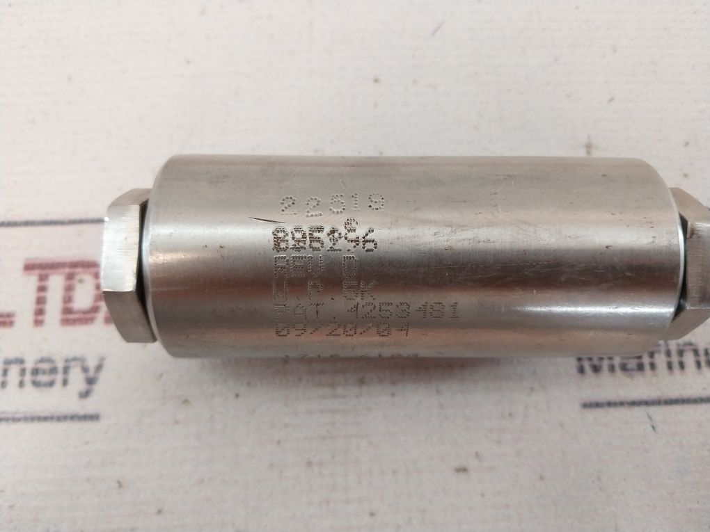 Gilmore 22519 Shuttle Valve 695296