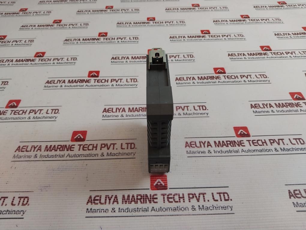 Gm International D1031Q 4 Channels Switch/Proximity Detector Repeater