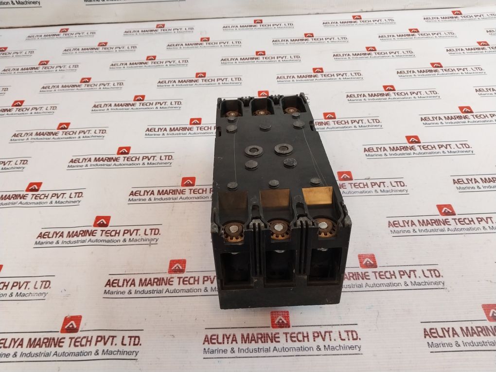 Gould Fj3-b175 Circuit Breaker 3 Pole 125/250 Vdc 600 Vac