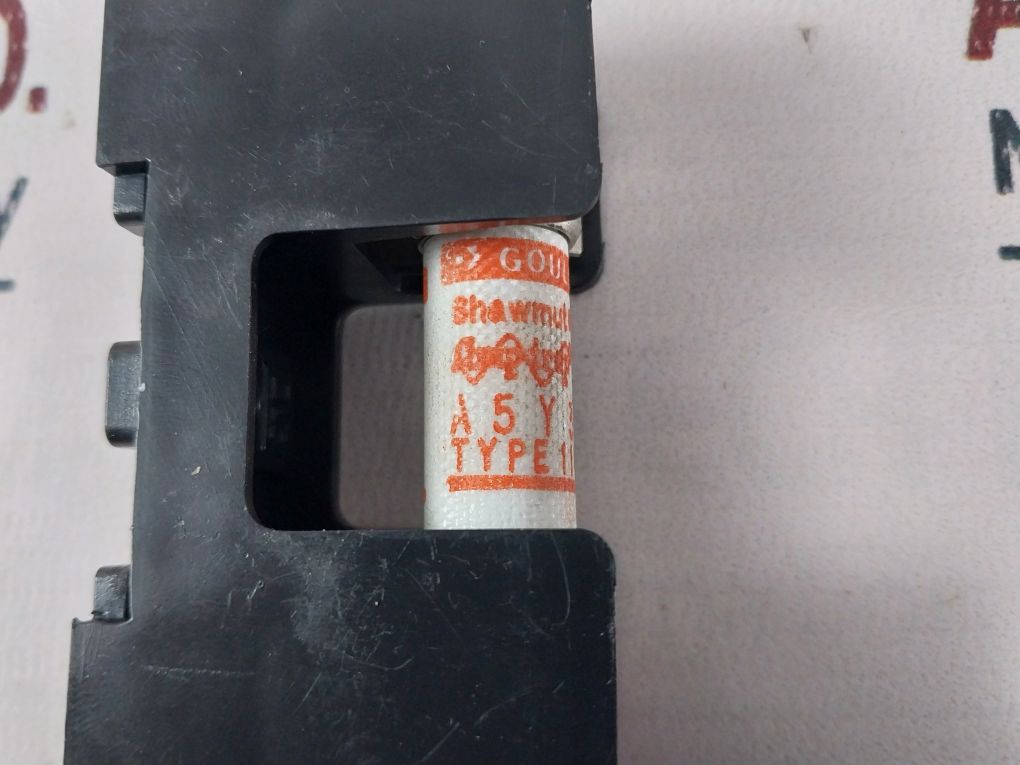 Lot Of 2X Gould Shawmut A5Y3 Fuse