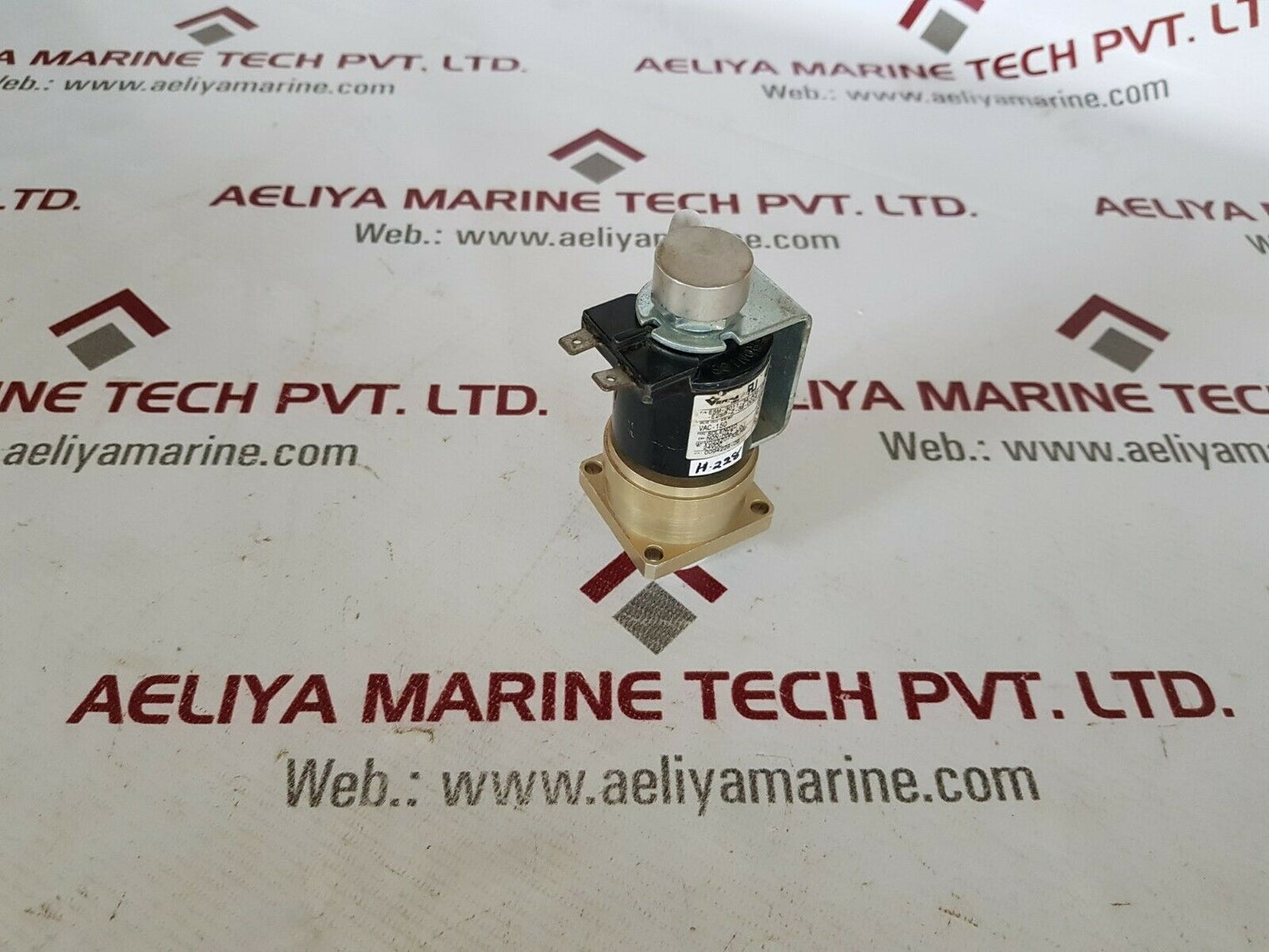 Versa esm-3011-34-ars-e2sp-z-38-d024 pneumatic directional valve 9.5watt