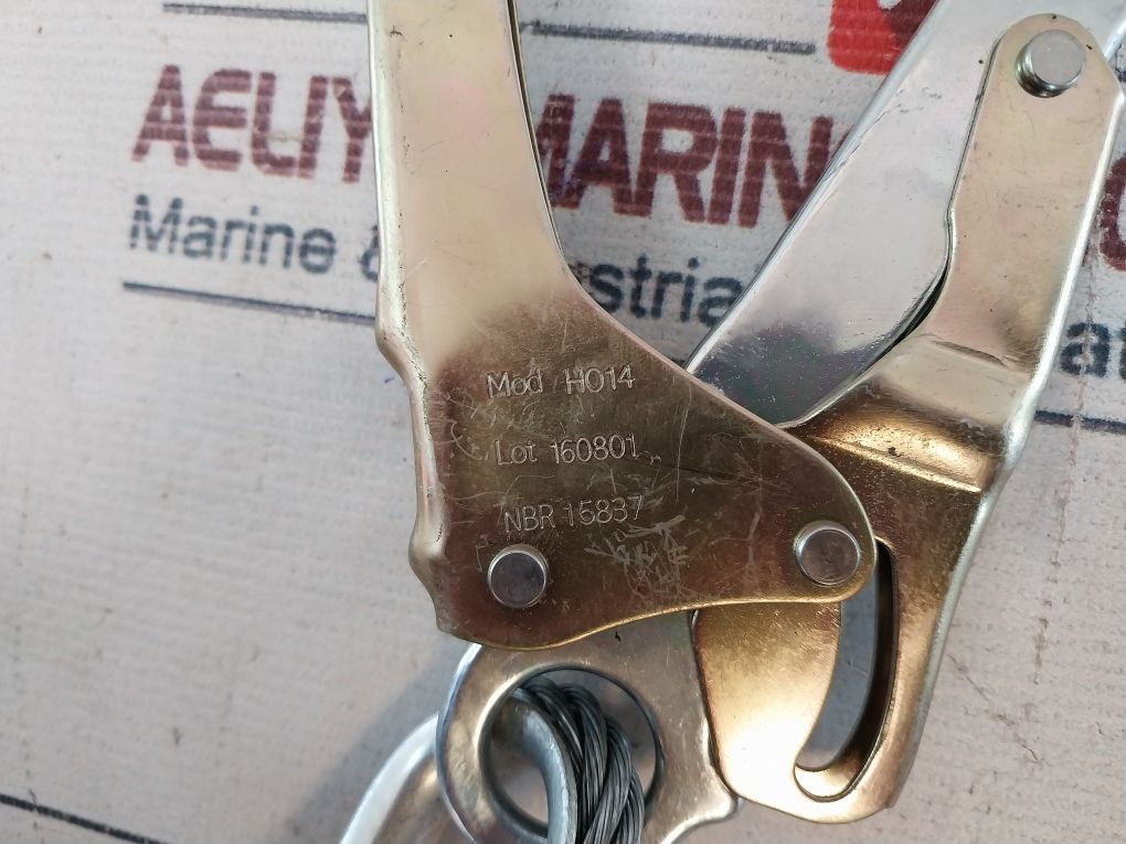 Hercules Nbr15837 Double Steel Cable Lanyard With Connectors