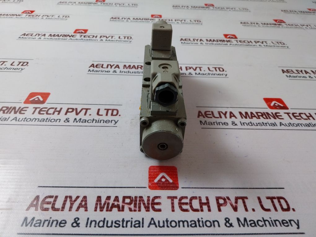 Herion S6Vh10 G 008001100 Solenoid Operated Directional Valve 315 Bar