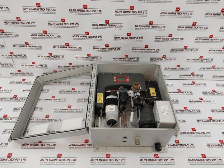 Hf Scientific 28030Rst Clx-xt W/Remote Standby Chlorine & Tro Monitor