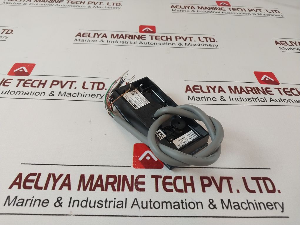 Hid Global 900Ntnnek00000 Se R10 Mini Mullion Reader Plt-01579 Rev A.5