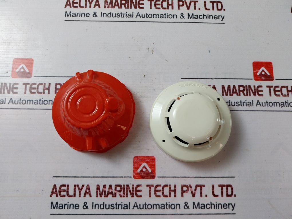 Hochiki Alg-en Analogue Photo Electric Smoke Sensor (Bone) With Base Ybn-r/3