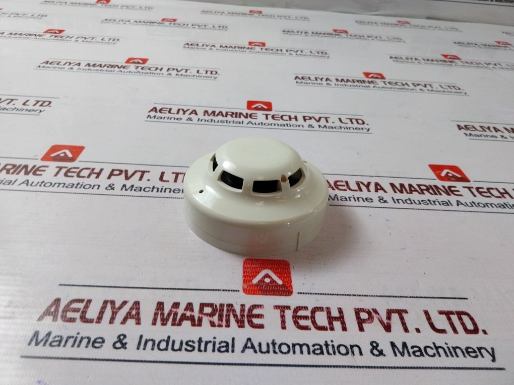 Hochiki Alg-en Analogue Photo Electric Smoke Sensor (Bone) With Base Ybn-r/3