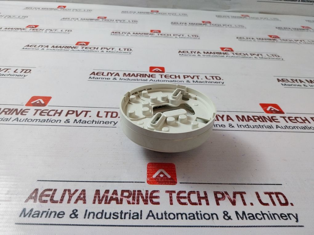 Hochiki Alg-en Analogue Photo Electric Smoke Sensor (Bone) With Base Ybn-r/3