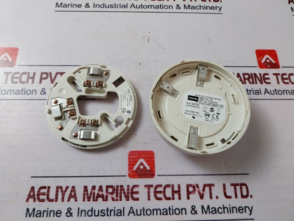 Hochiki Alg-en Analogue Photo Electric Smoke Sensor (Bone) With Base Ybn-r/3