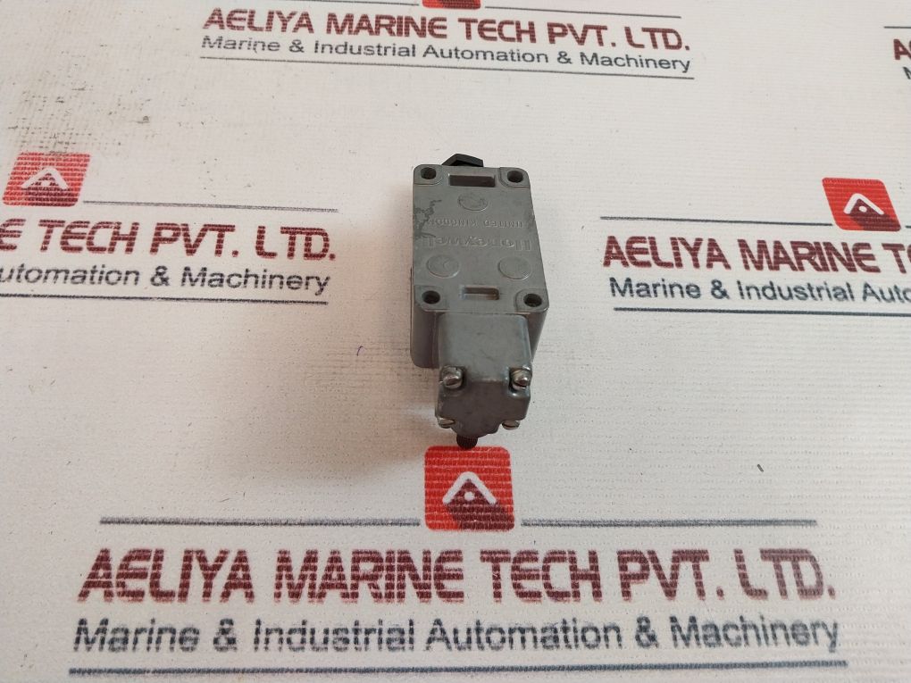 Honeywell 11Ls1-4C Limit Switch 10A-125 250Vac