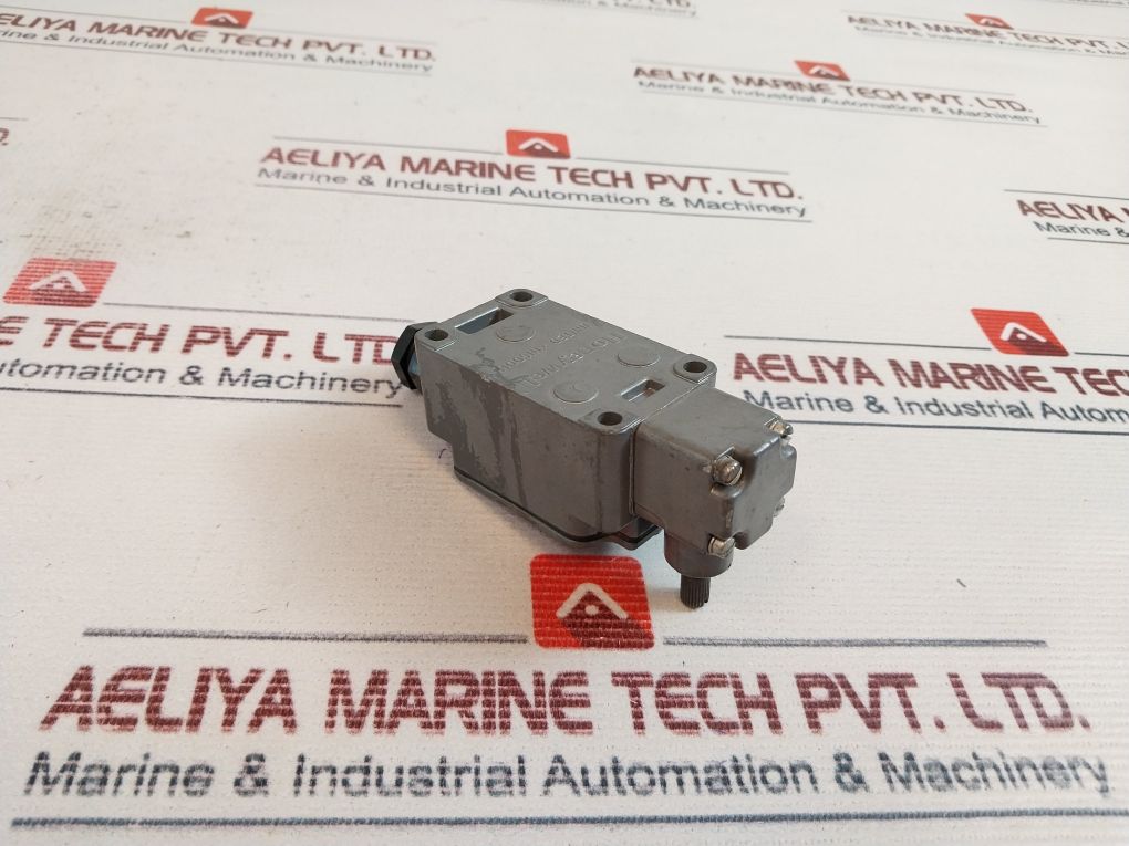 Honeywell 11Ls1-4C Limit Switch 10A-125 250Vac