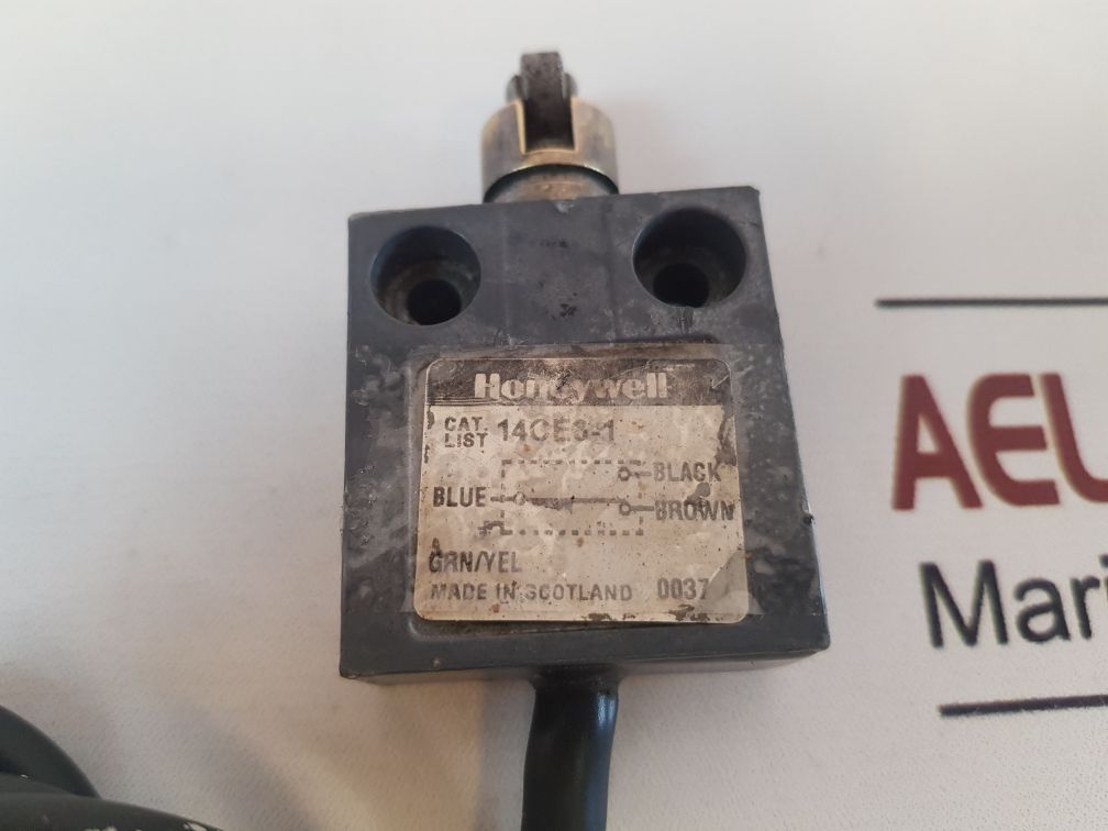 Honeywell 14Ce3-1 Limit Switch With Actuator/Roller Plunger