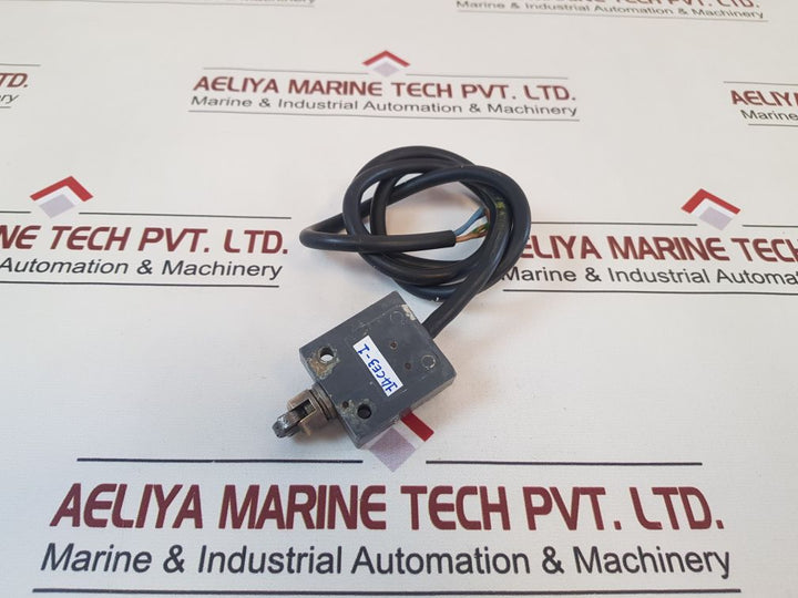 Honeywell 14Ce3-1 Limit Switch With Actuator/Roller Plunger