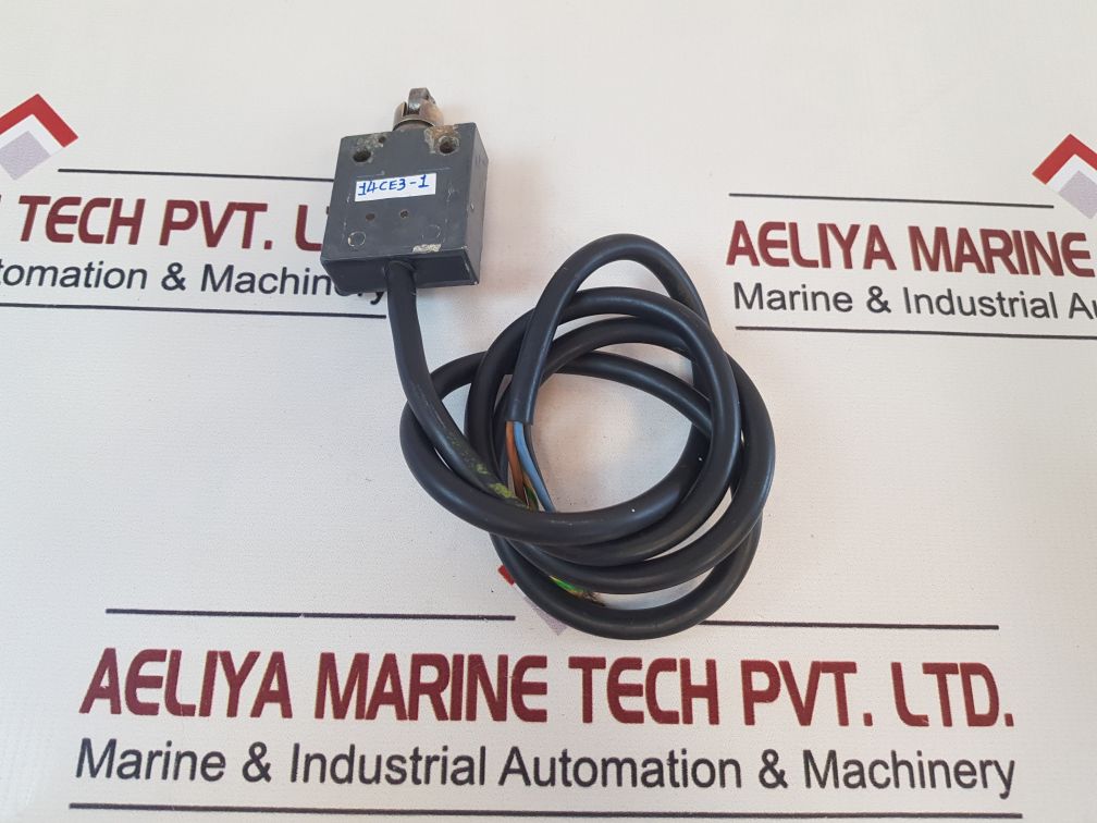 Honeywell 14Ce3-1 Limit Switch With Actuator/Roller Plunger
