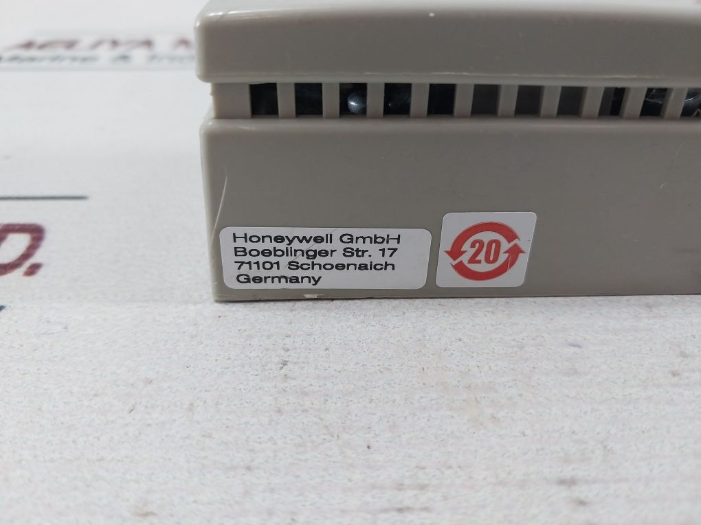 Honeywell 15-30°C Pneumatic Thermostat