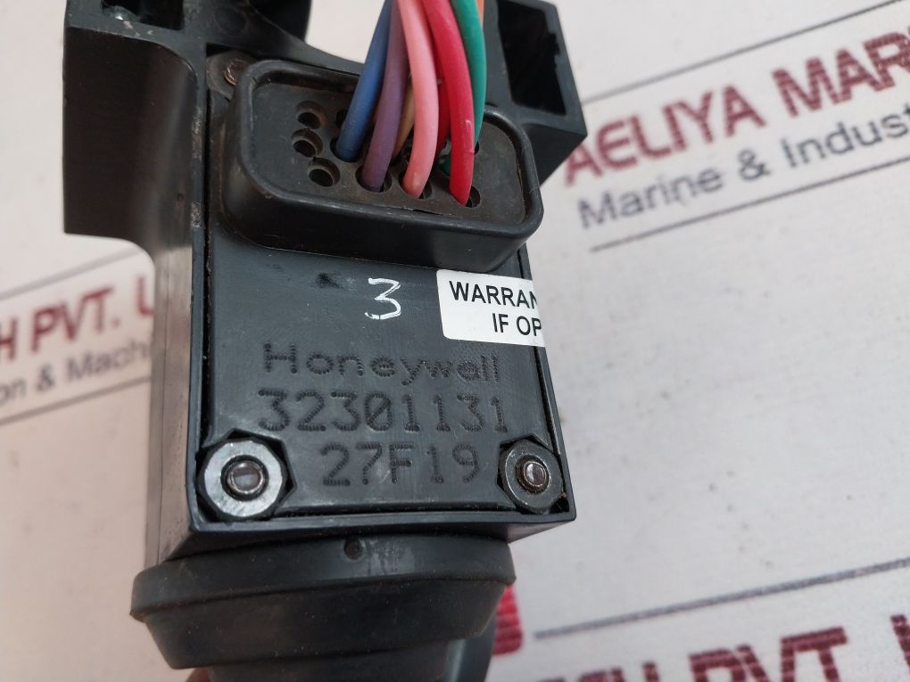 Honeywell 32301131 Combination Switch