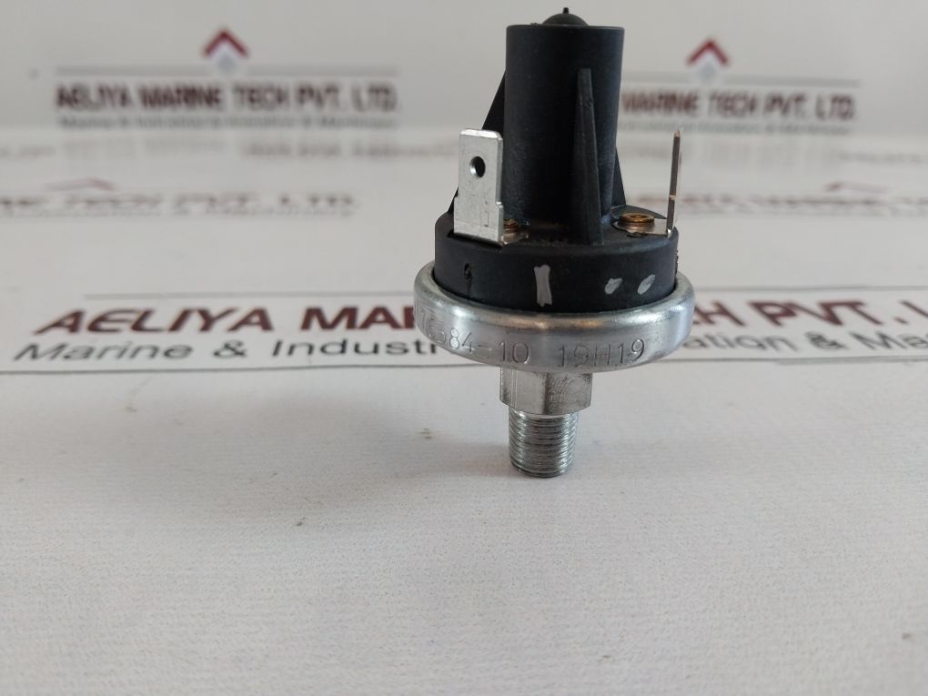 Honeywell 76584-10 Pressure Switch 