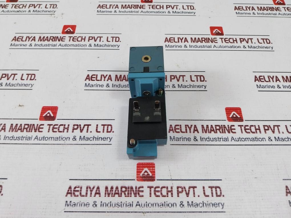 Honeywell 928H26Q-a7T-l Micro Switch 20…250 Vac 45…65 Hz
