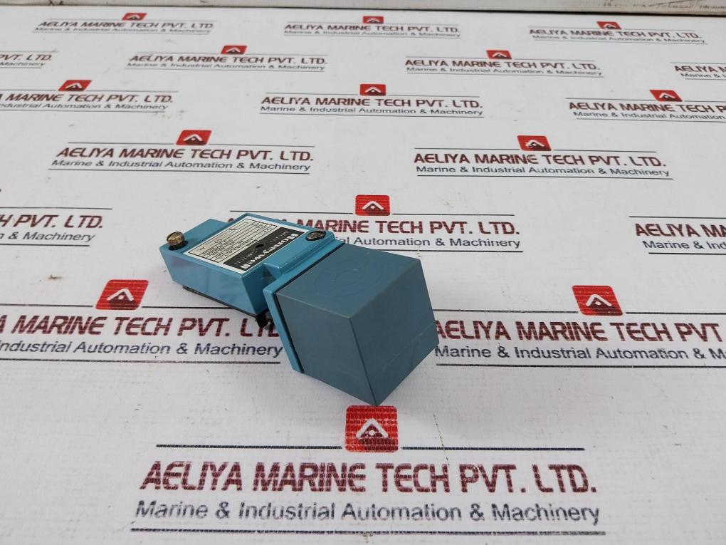 Honeywell 928H26Q-a7T-l Micro Switch 20…250 Vac 45…65 Hz