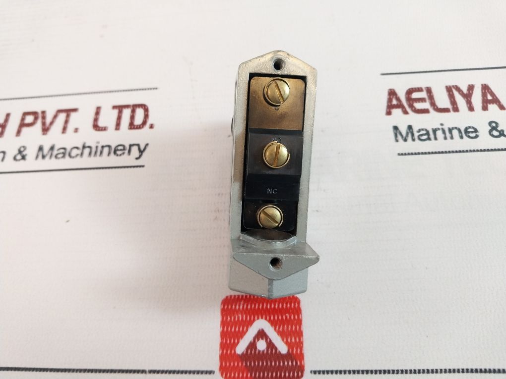 Honeywell Bze6-2Rn Limit Switch 2A-600 Vac