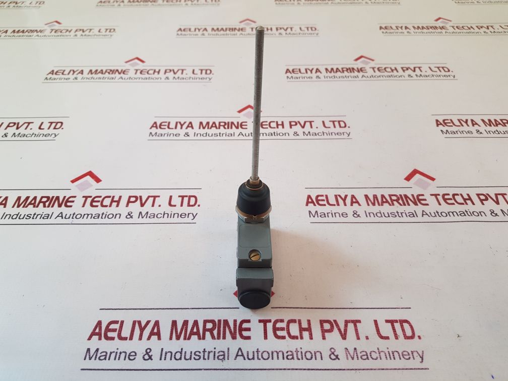 Honeywell bze7-2rn18-c limit switch