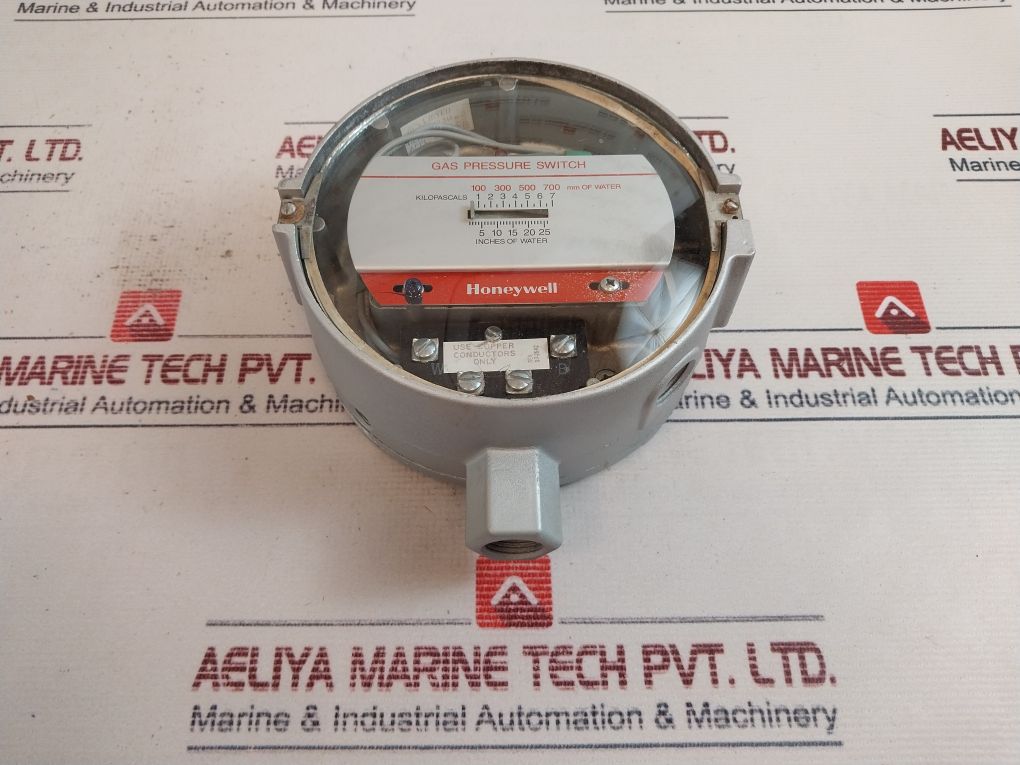 Honeywell C437F 1003 Gas Pressure Switch 5 Psi