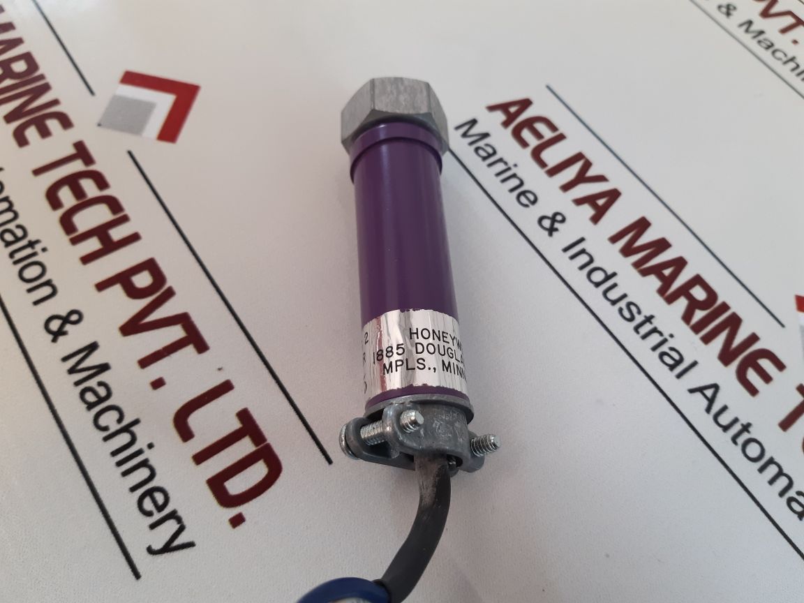 Honeywell C7027A1056 U.V. Sensor
