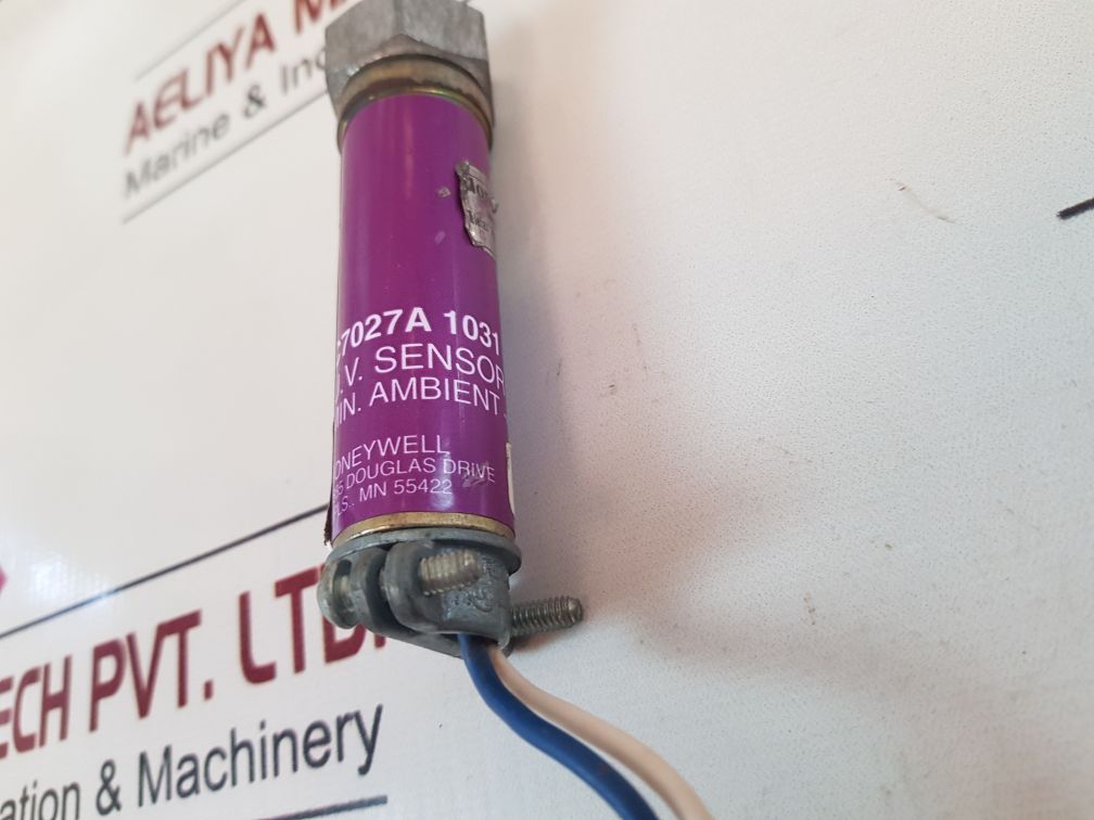 Honeywell C7027A 1031 2 Mini-peeper U.V. Sensor Rev. B
