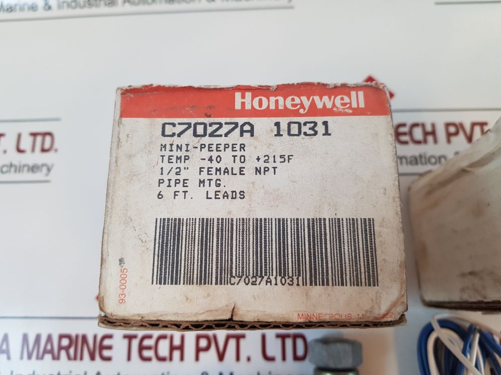 Honeywell C7027A 1031 2 Mini-peeper U.V. Sensor Rev. B
