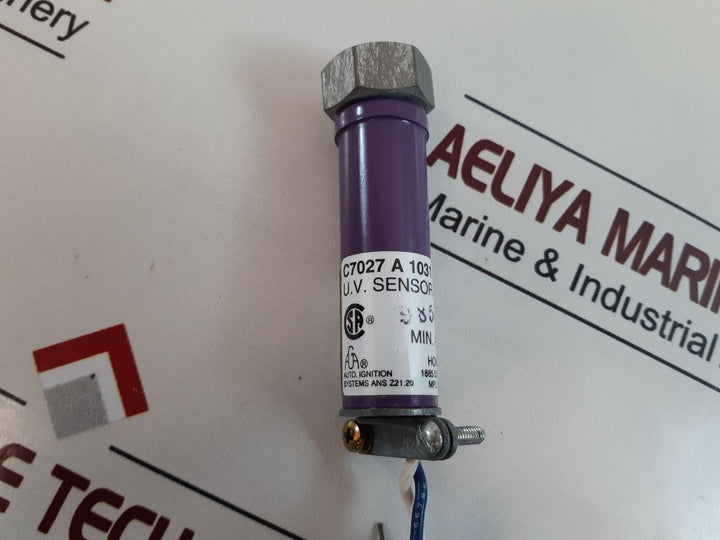 Honeywell C7027A 1031 Minipeeper Ultraviolet Flame Detectors
