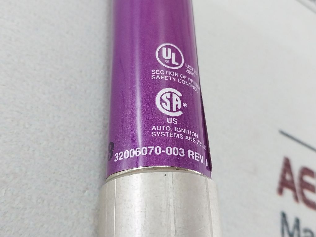 Honeywell C7027A 1049 Flame Detector Sensor